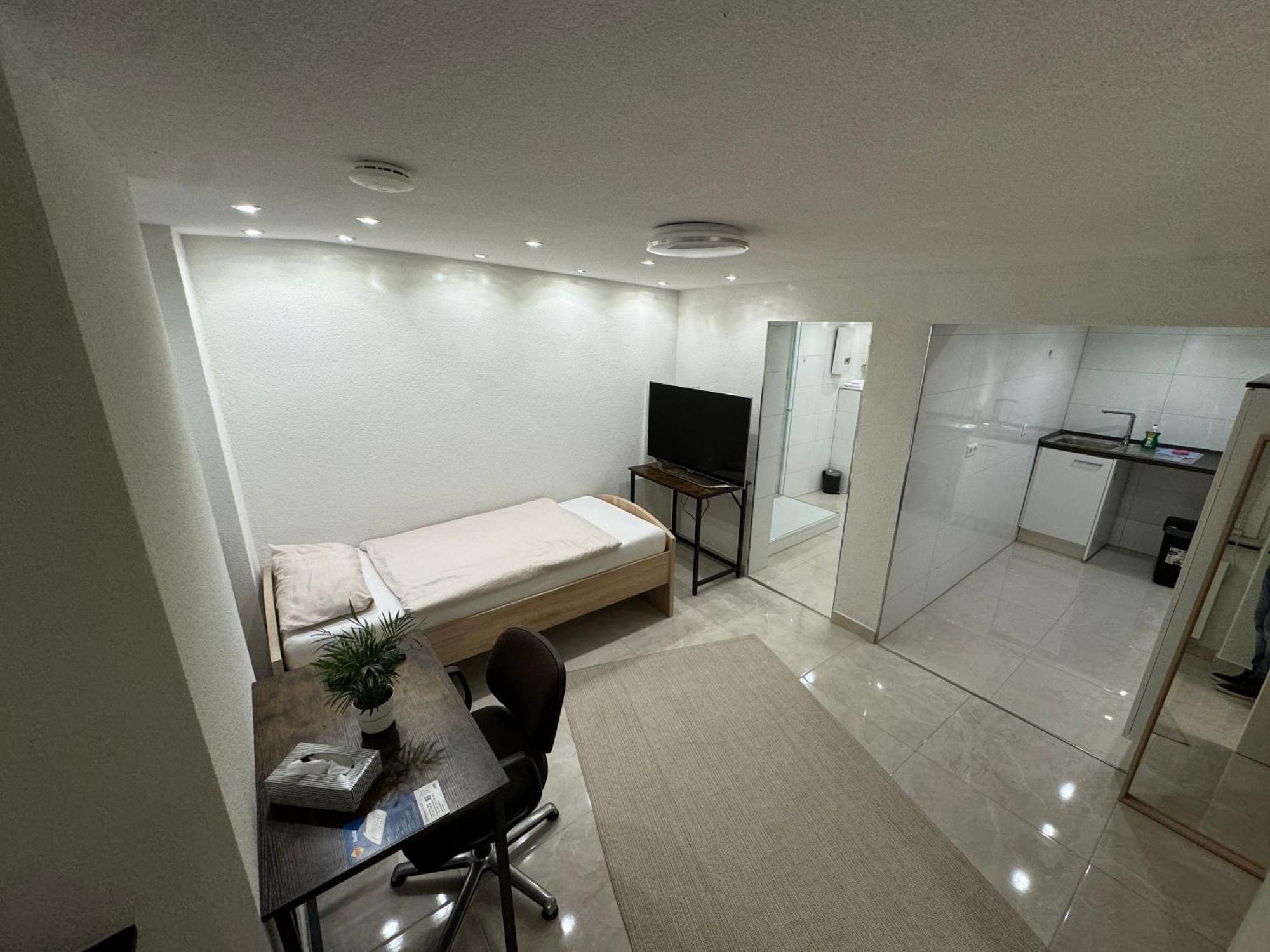 City Apartment Stadtwohnung Mit Kueche Und Netflix Nahe Bahnhof Зінсгайм Екстер'єр фото